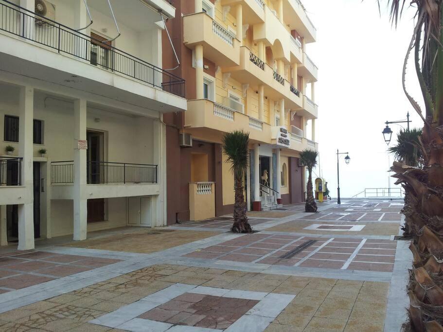 Cozy Seaside Apartment Loutraki מראה חיצוני תמונה