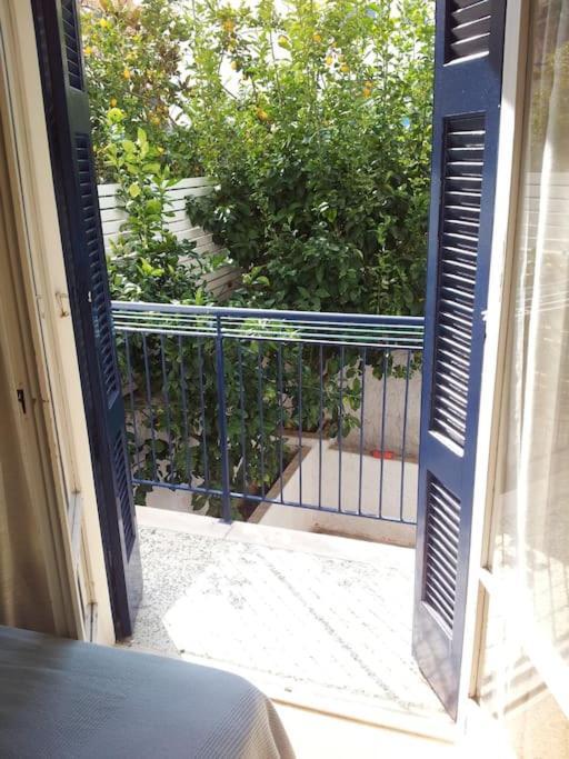 Cozy Seaside Apartment Loutraki מראה חיצוני תמונה